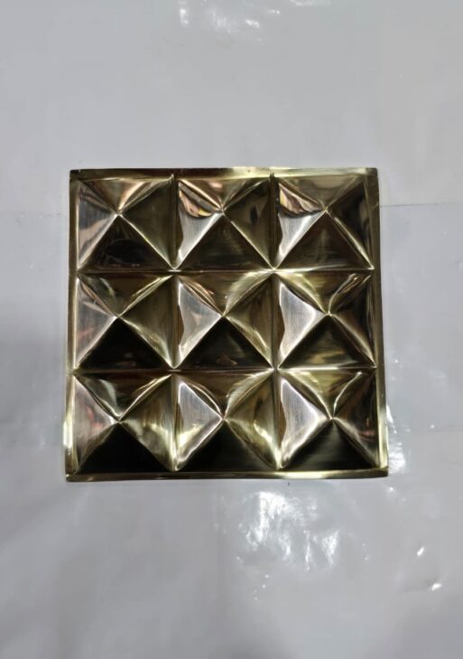 Vastu Nav Pyramid Plate